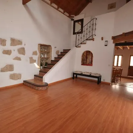 Casa Rural Valle San Lorenzo Feriehus