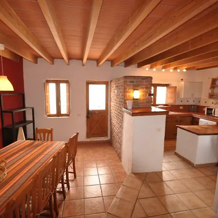 Casa Rural Valle San Lorenzo Feriehus *